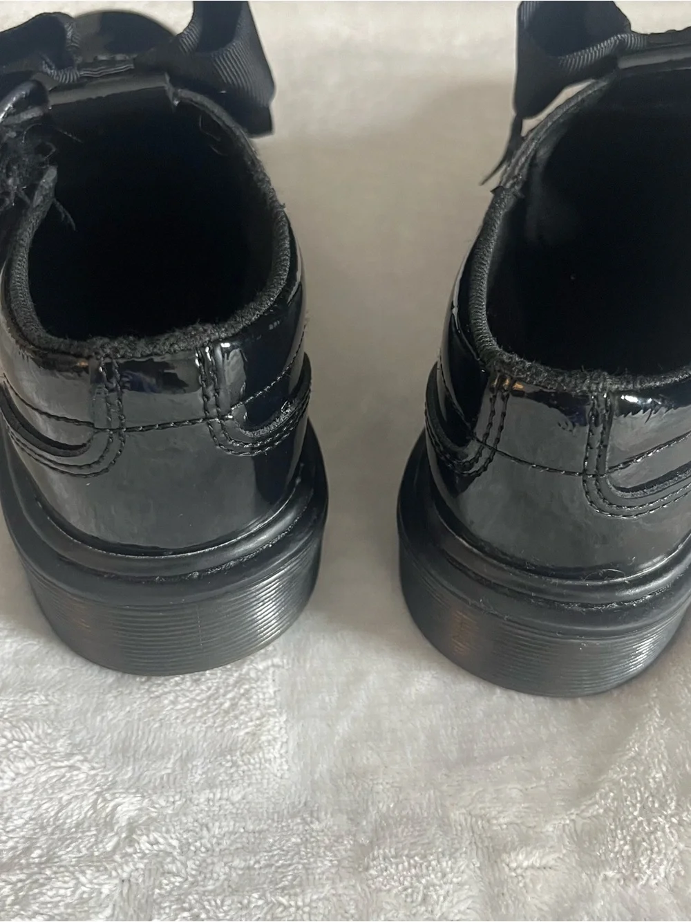 Dr. Martens Juniors Polley ll Bow Black Patent Leather Mary Jane Shoes Sz 1